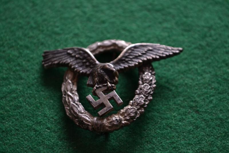 Luftwaffe Pilots Badge.