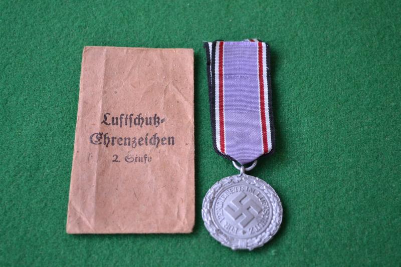 Luftschutz Medal.