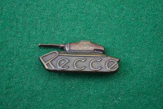 Recce Collar Badge.