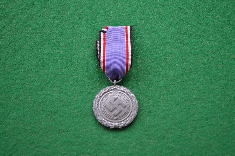 Luftschutz Medal.