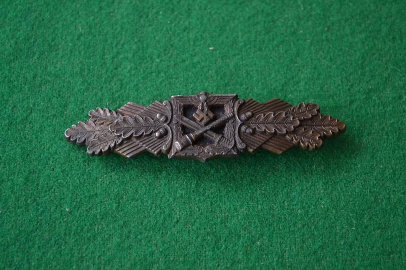 Close Combat Clasp.