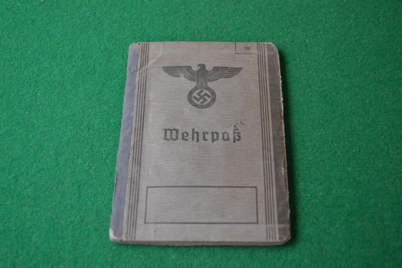 Wehrpass.