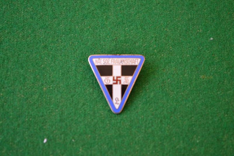 Frauenschaft  Members Badge.