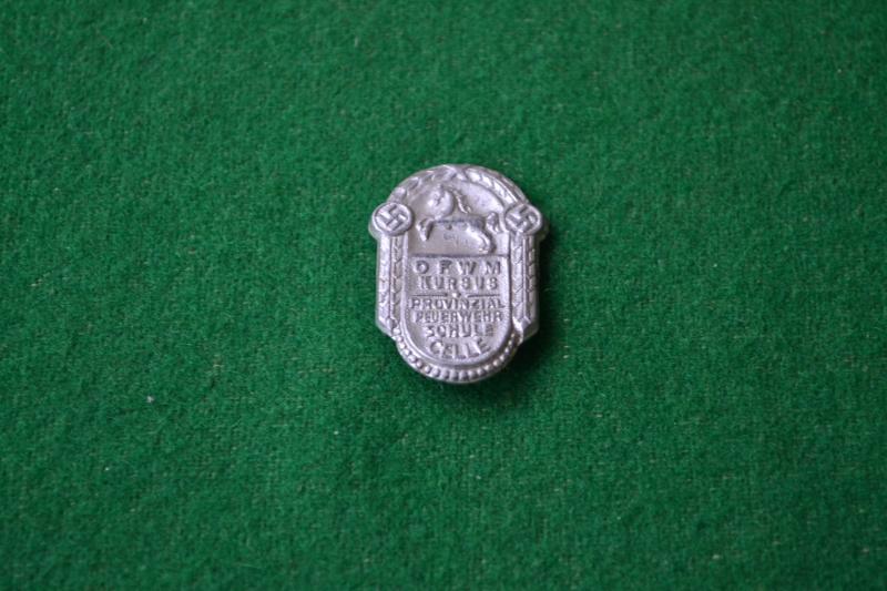 Head Dress Badge.