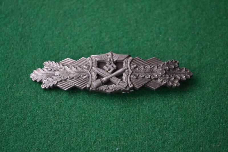 Close Combat Clasp.