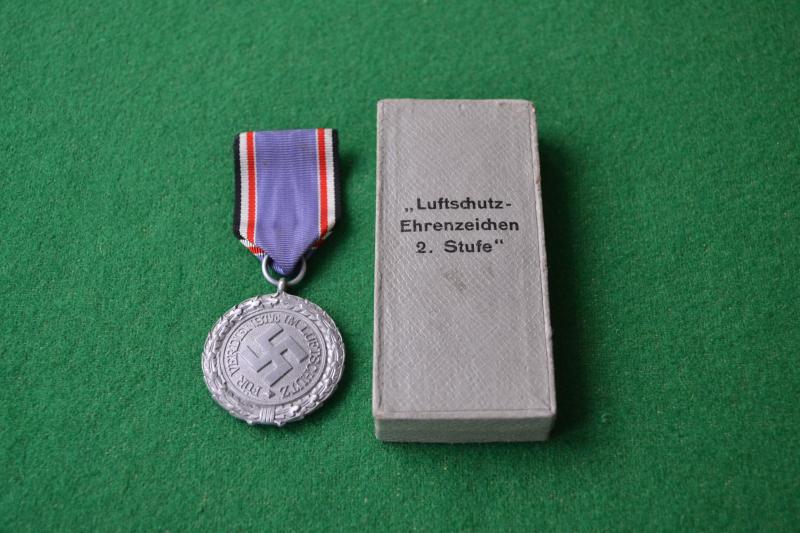 Luftschutz Medal.